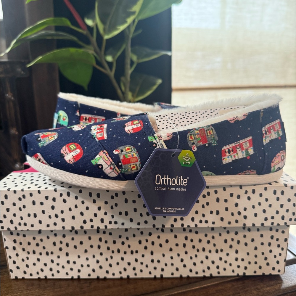 Toms Limited Edition Navy Alpargata Slip-Ons with Holiday Camper Print NWT